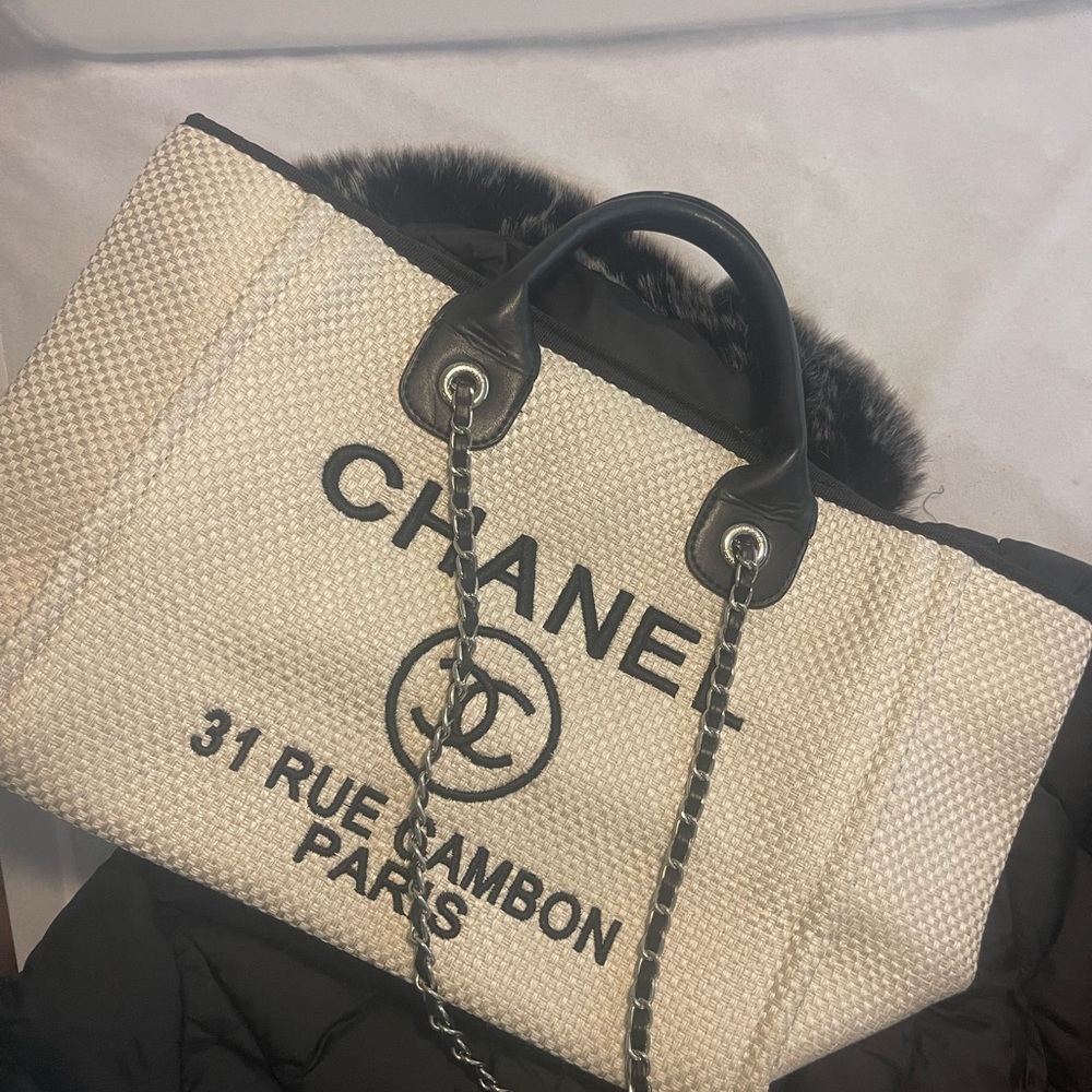 Multiple purses - Picture 8 of 8